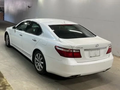 Lexus LS