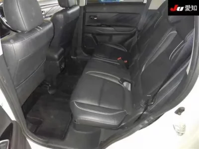 Mitsubishi OUTLANDER PHEV