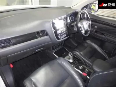 Mitsubishi OUTLANDER PHEV