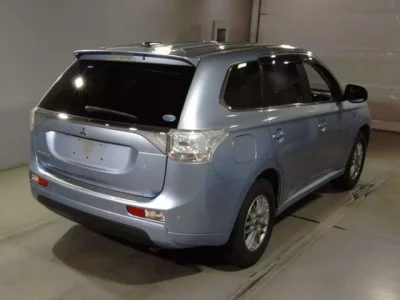Mitsubishi OUTLANDER PHEV