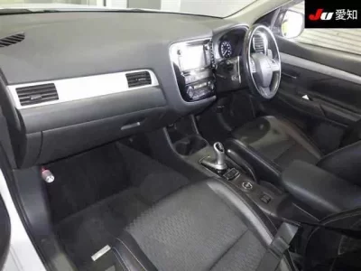 Mitsubishi OUTLANDER PHEV