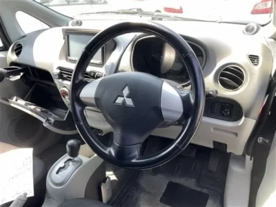 Mitsubishi I