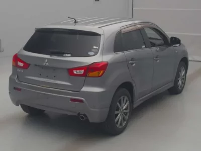 Mitsubishi RVR
