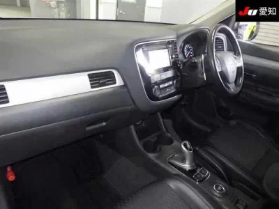 Mitsubishi OUTLANDER PHEV
