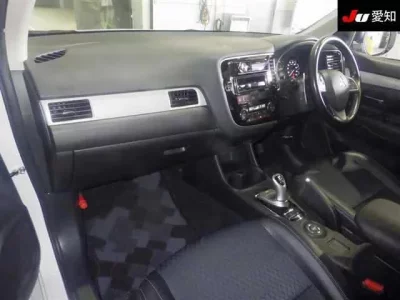 Mitsubishi OUTLANDER PHEV